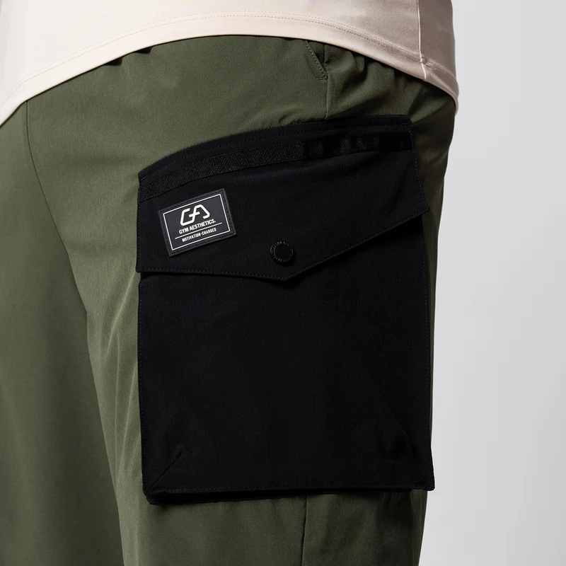 Color Blocking Functional Cargo 9 inch Running Shorts for Men