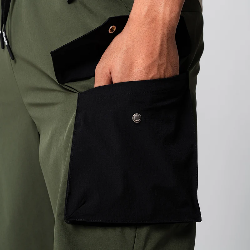 Color Blocking Functional Cargo 9 inch Running Shorts for Men