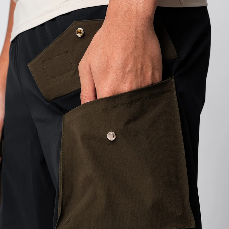 Color Blocking Functional Cargo 9 inch Running Shorts for Men