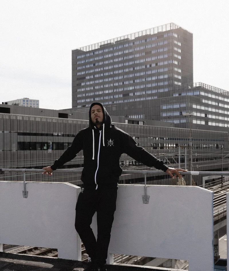 Hoodie mit Reißverschluss 'Gym Warriors' - Schwarz
