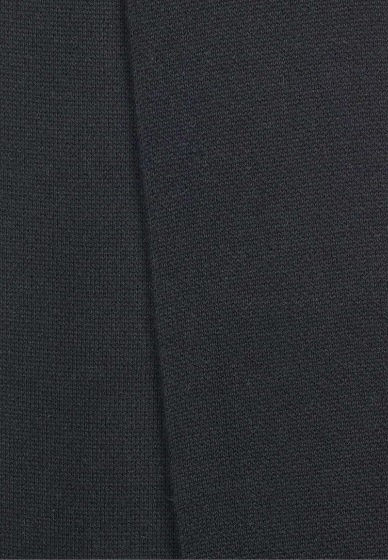 Schmaler Strickschal Style BANHI