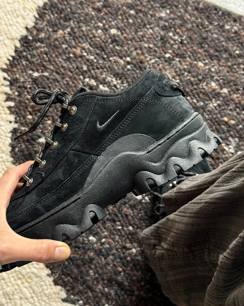 Nike Wmns Lahar Low