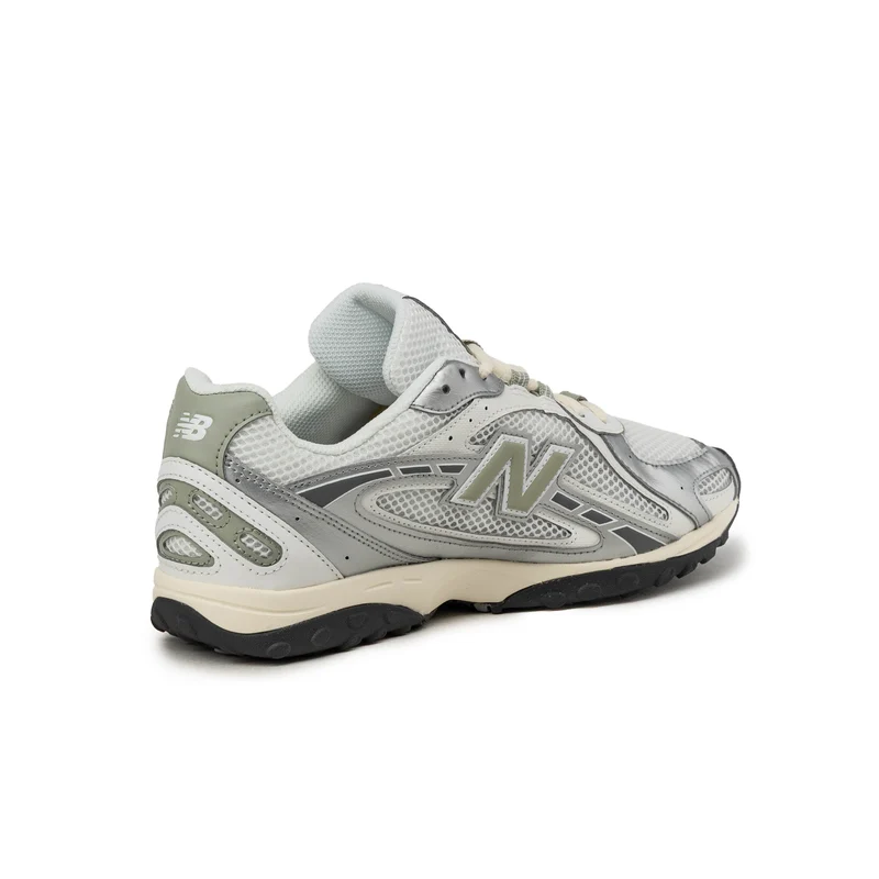 New Balance 204L