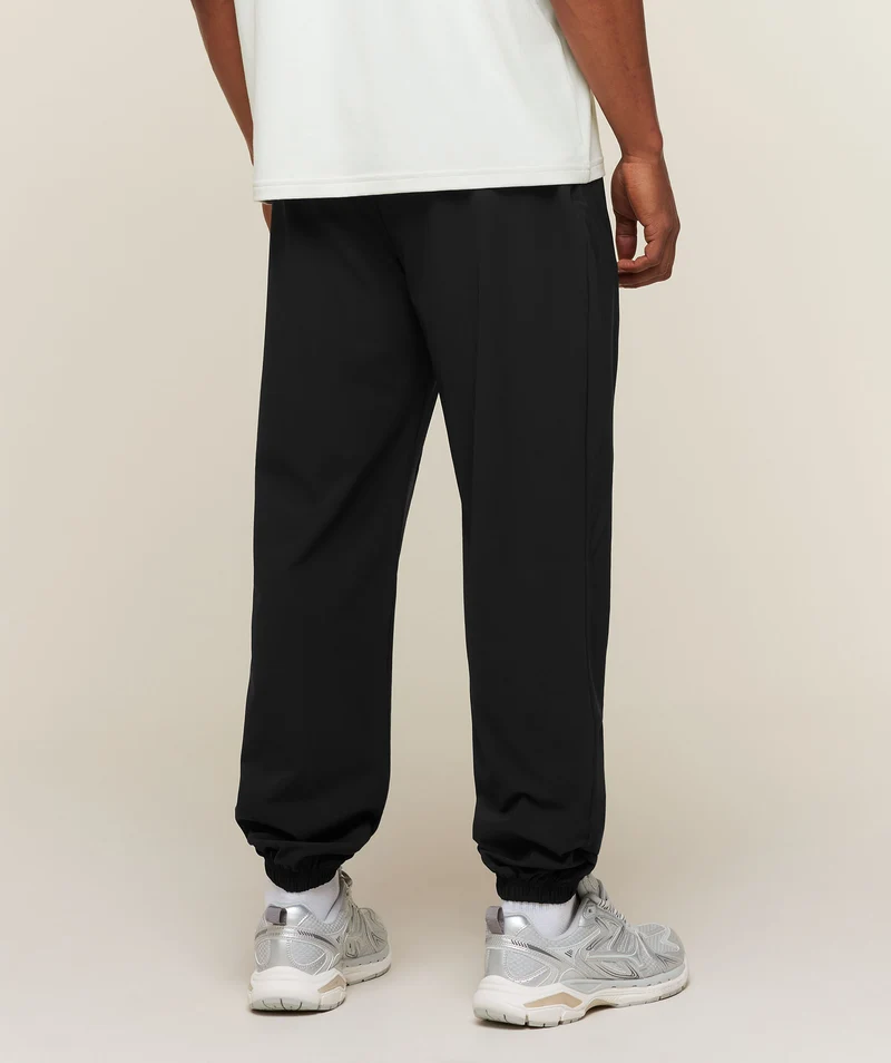 Gymshark Campus Crest Cuffed Woven Pant - Black