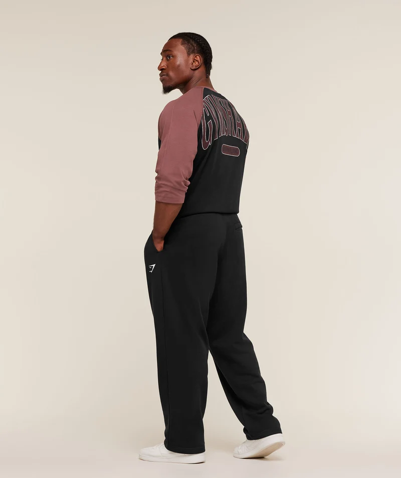 Gymshark 1/3 LS Graphic T-Shirt - Black/Burgundy Brown