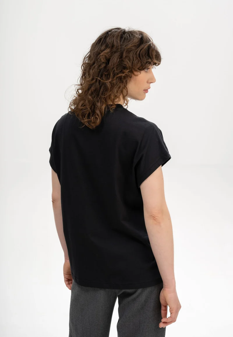 T-Shirt Style MADHU