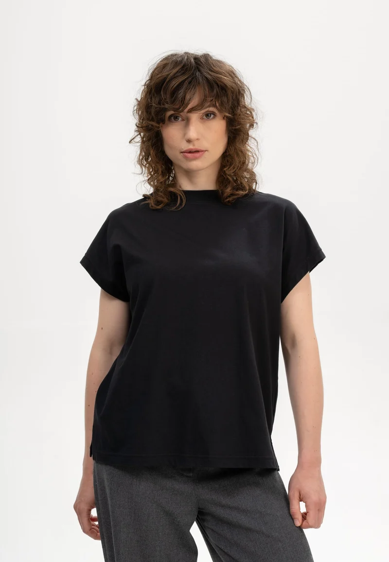 T-Shirt Style MADHU