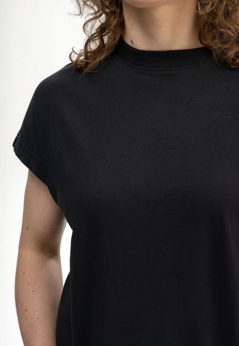 T-Shirt Style MADHU