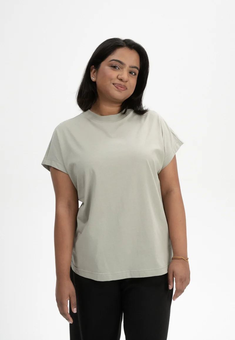 T-Shirt Style MADHU
