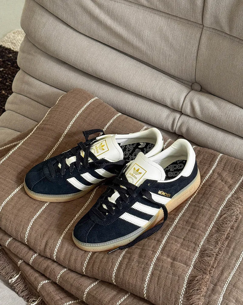Adidas München W