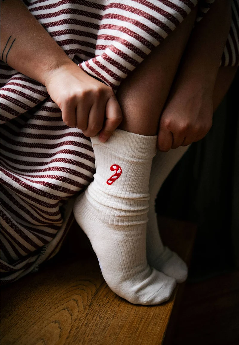 Gerippte Socken Stickerei 1 Paar