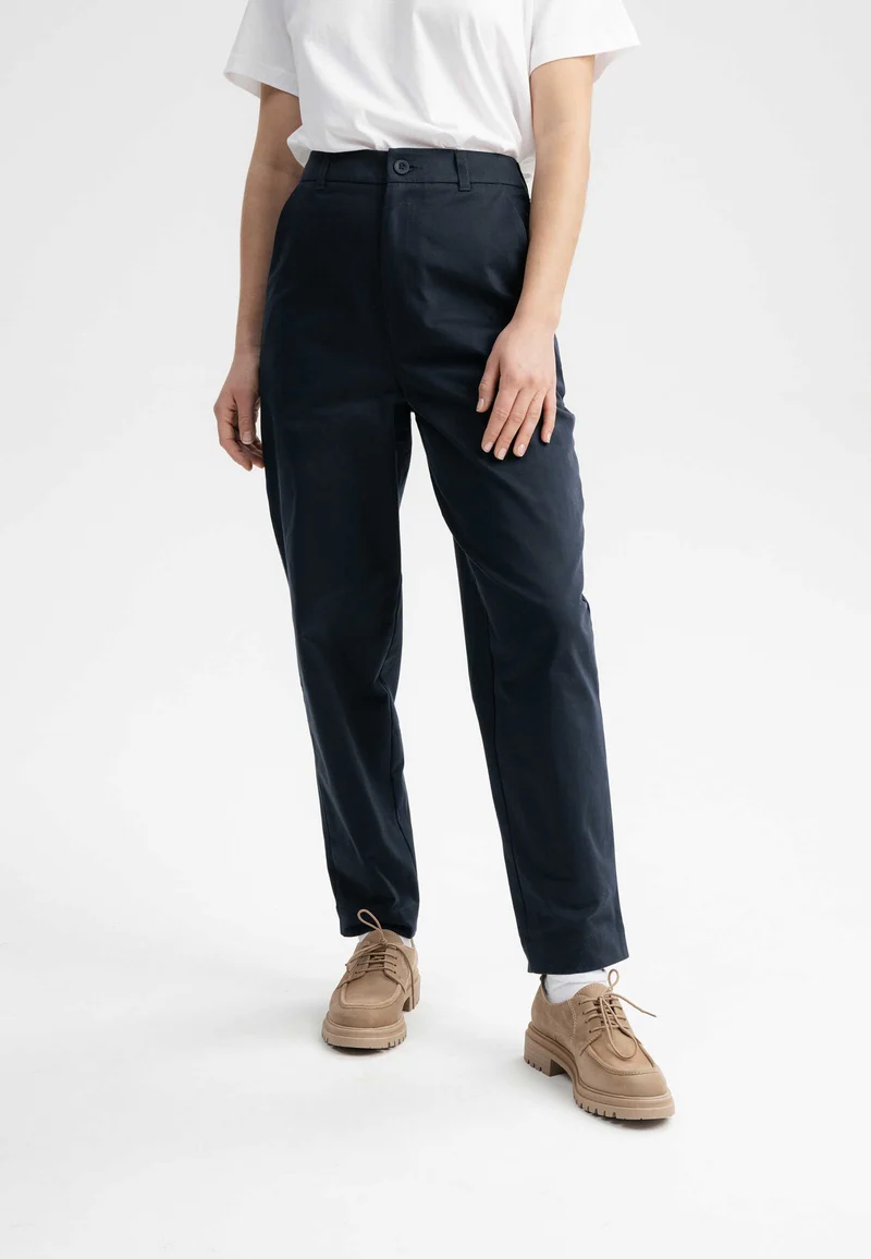 Hose mit hohem Bund und schmal zulaufendem Bein Style JANAKI