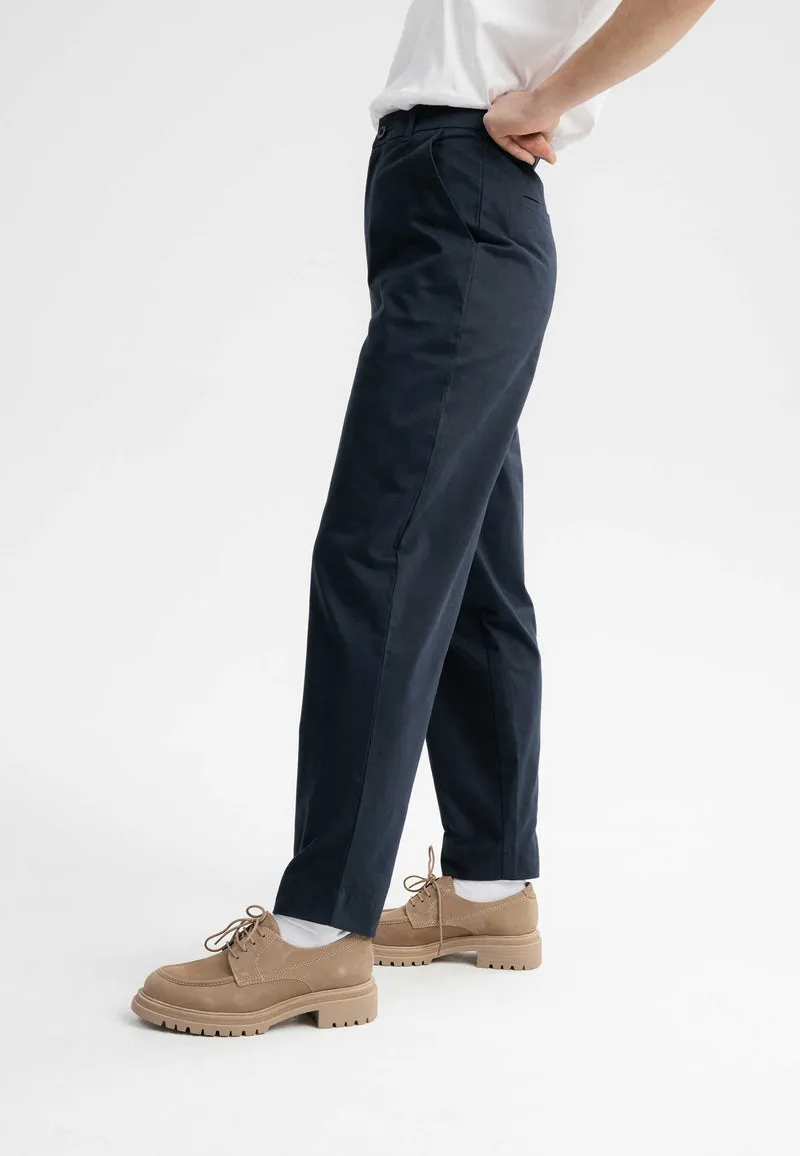 Hose mit hohem Bund und schmal zulaufendem Bein Style JANAKI
