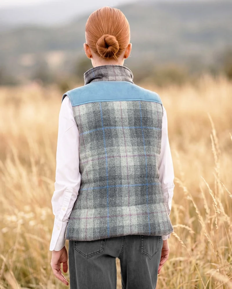 Damen-Steppweste "Lisa" aus Harris Tweed mit Nappalederbesatz | Queen Check
