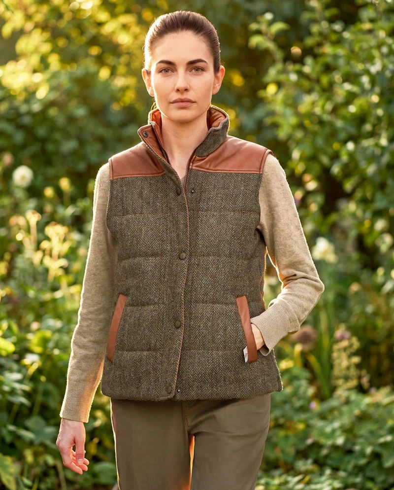 Damen-Steppweste "Lisa" aus Harris Tweed mit Nappalederbesatz | Evergreen