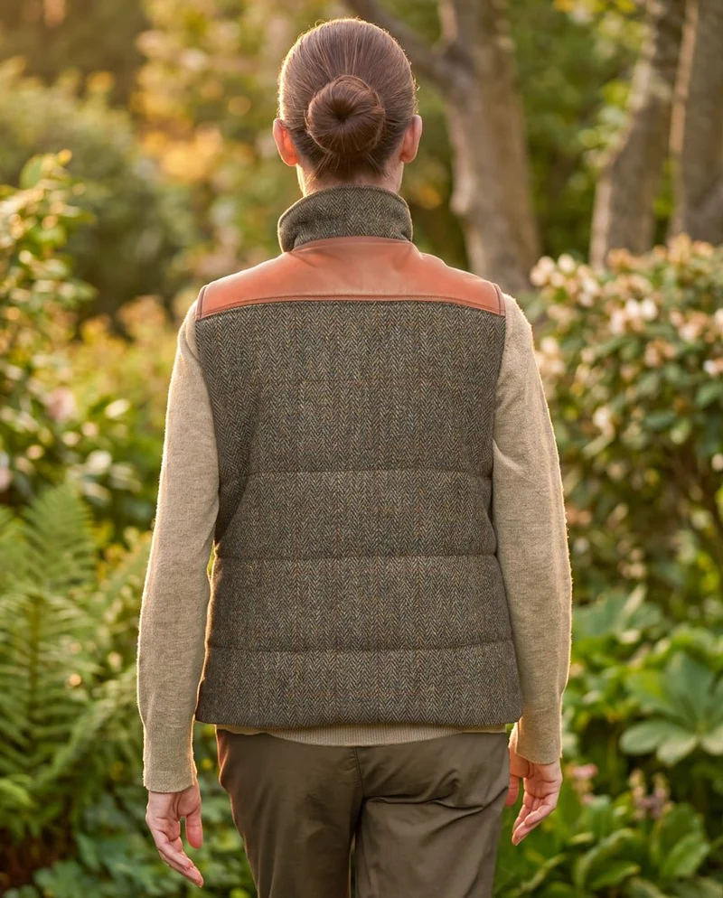 Damen-Steppweste "Lisa" aus Harris Tweed mit Nappalederbesatz | Evergreen
