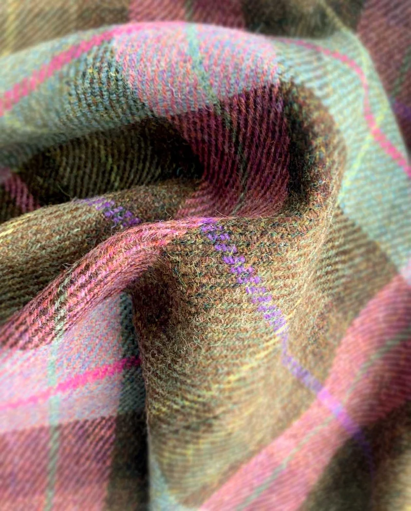 Harris Tweed Blazer "Carola" in Tartan Check
