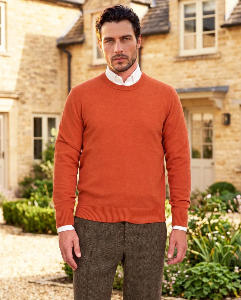 Merino-Lambswool Herrenpullover "Jordan" in burned orange – mit Harris-Tweed-Details