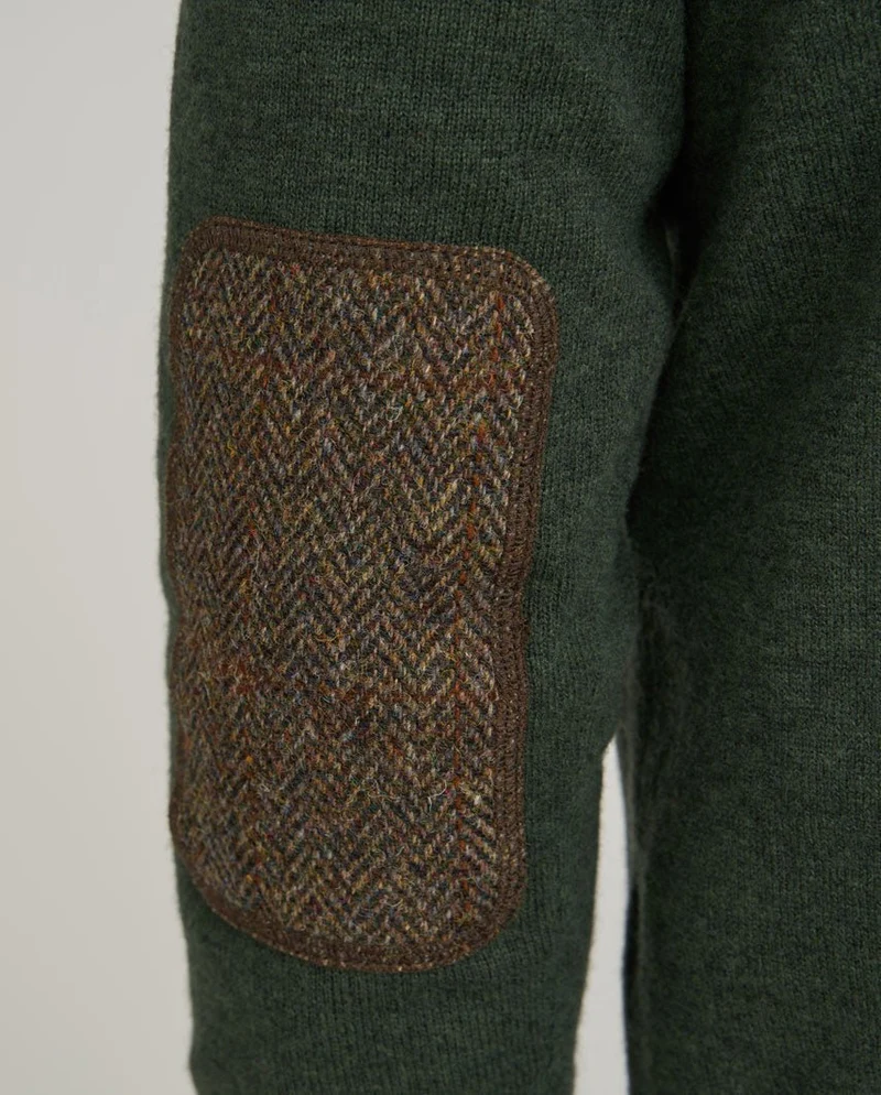 Merino-Lambswool Herrenpullover "Jordan" in forrest green – mit Harris-Tweed-Details