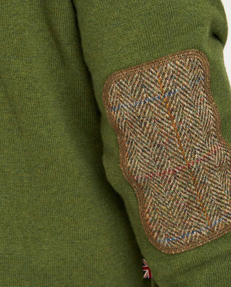 Merino-Lambswool Herrenpullover "Jordan" in racing green – mit Harris-Tweed-Details