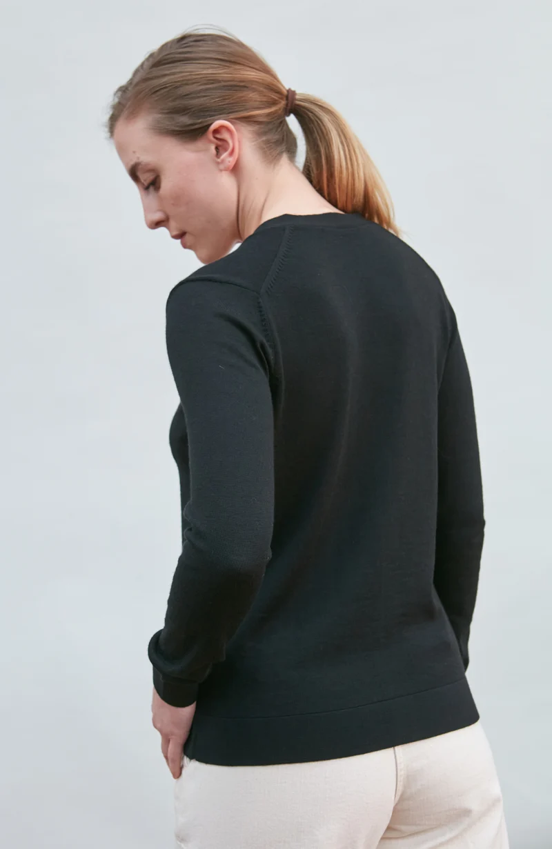 Damen-Cardigan aus 100 % extrafeiner Merinowolle mit V-Ausschnitt und langen Ärmeln