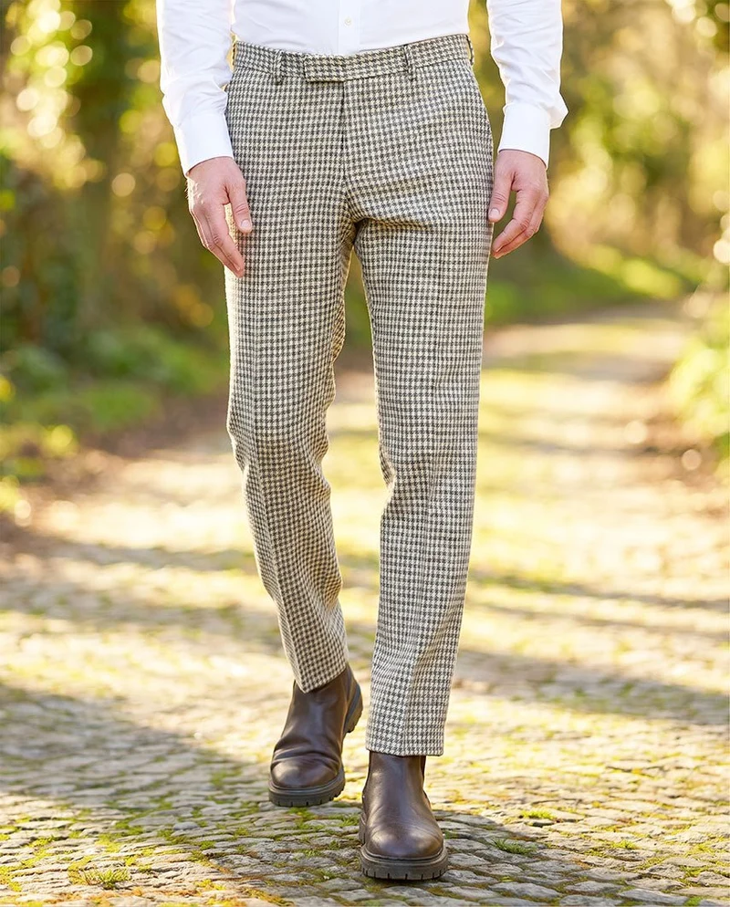 Harris Tweed Hose "Mr. Miller" in grey-cream houndstooth