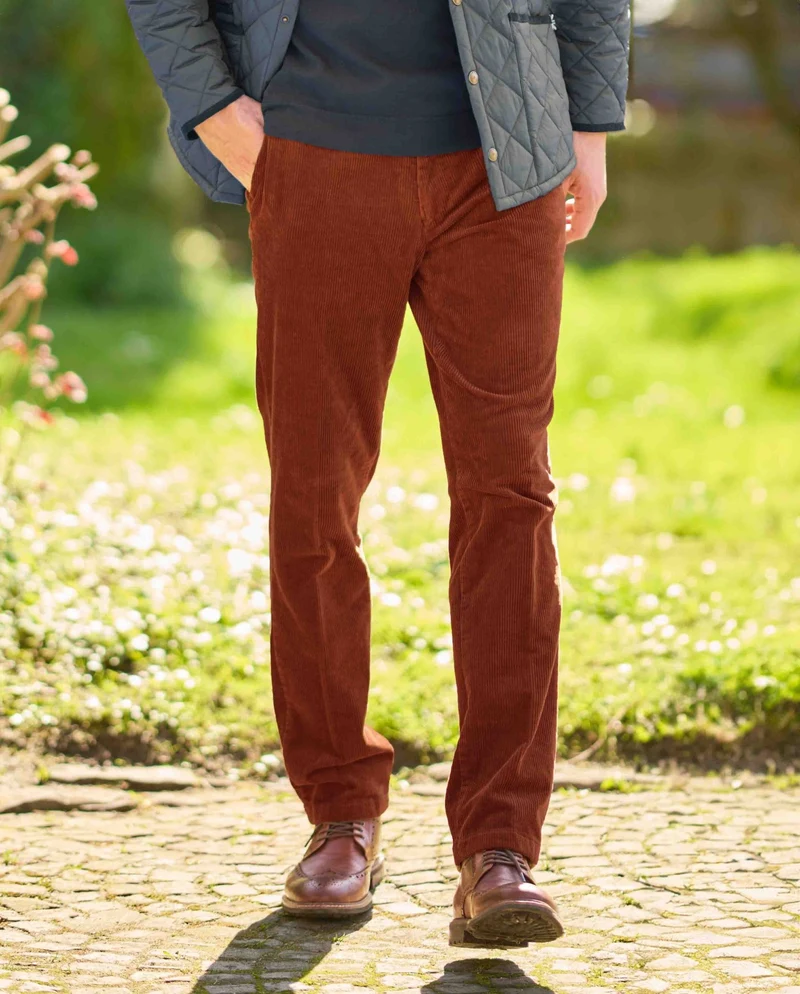 Herren Cordhose "Mr. Bradley" aus Genuacord in burnt orange