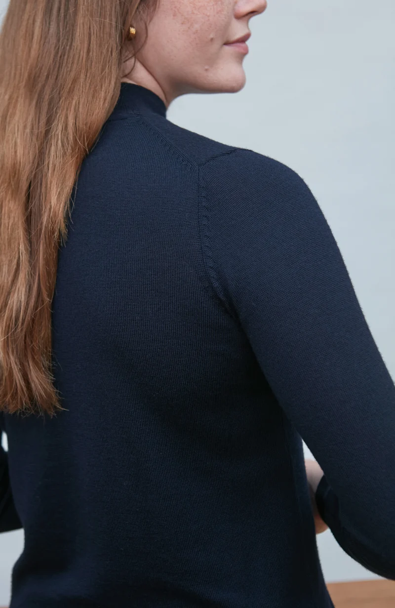 Hochgeschlossener Damenpullover aus reiner, extrafeiner Merinowolle