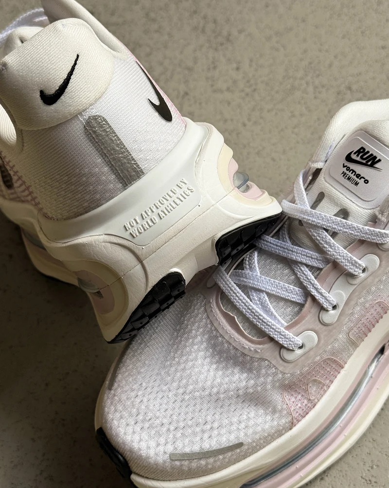 Nike Wmns Vomero Premium