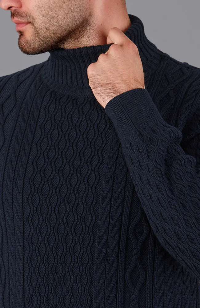 Mittelschwerer Zopfpullover aus 100 % Baumwolle mit Rollkragen für Herren