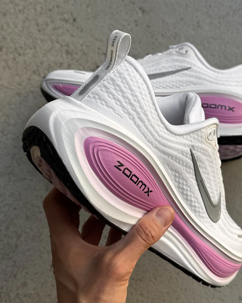 Nike Wmns Vomero Plus