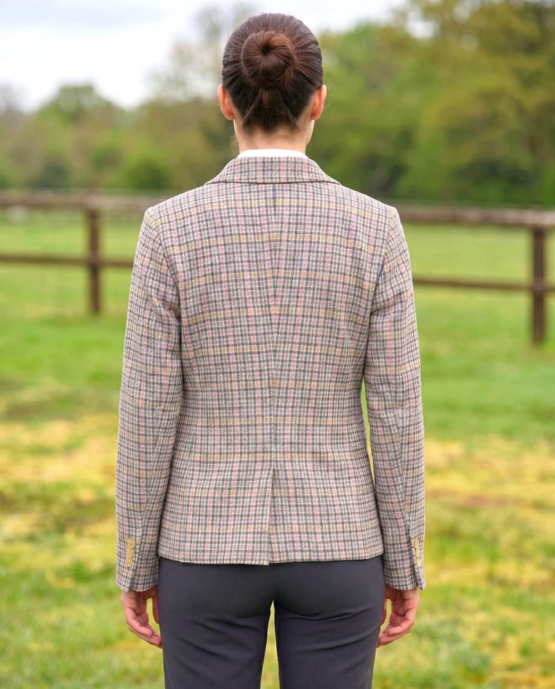 Damenblazer "Ami" aus reiner Schurwolle – Pepita Love Check