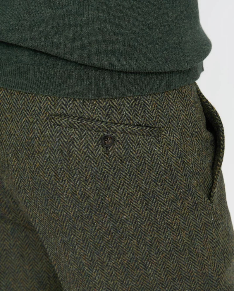Harris Tweed Hose "Mr. Miller" in green Island Herringbone