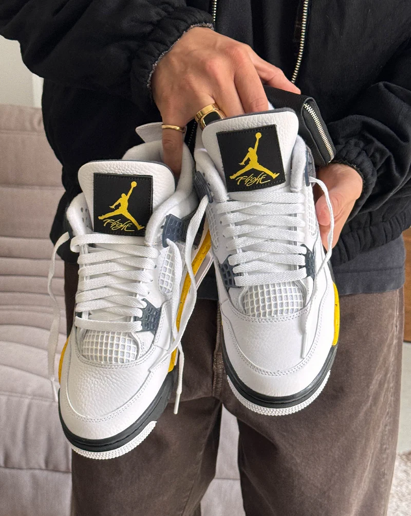Nike Air Jordan 4 Retro *Tour Yellow*