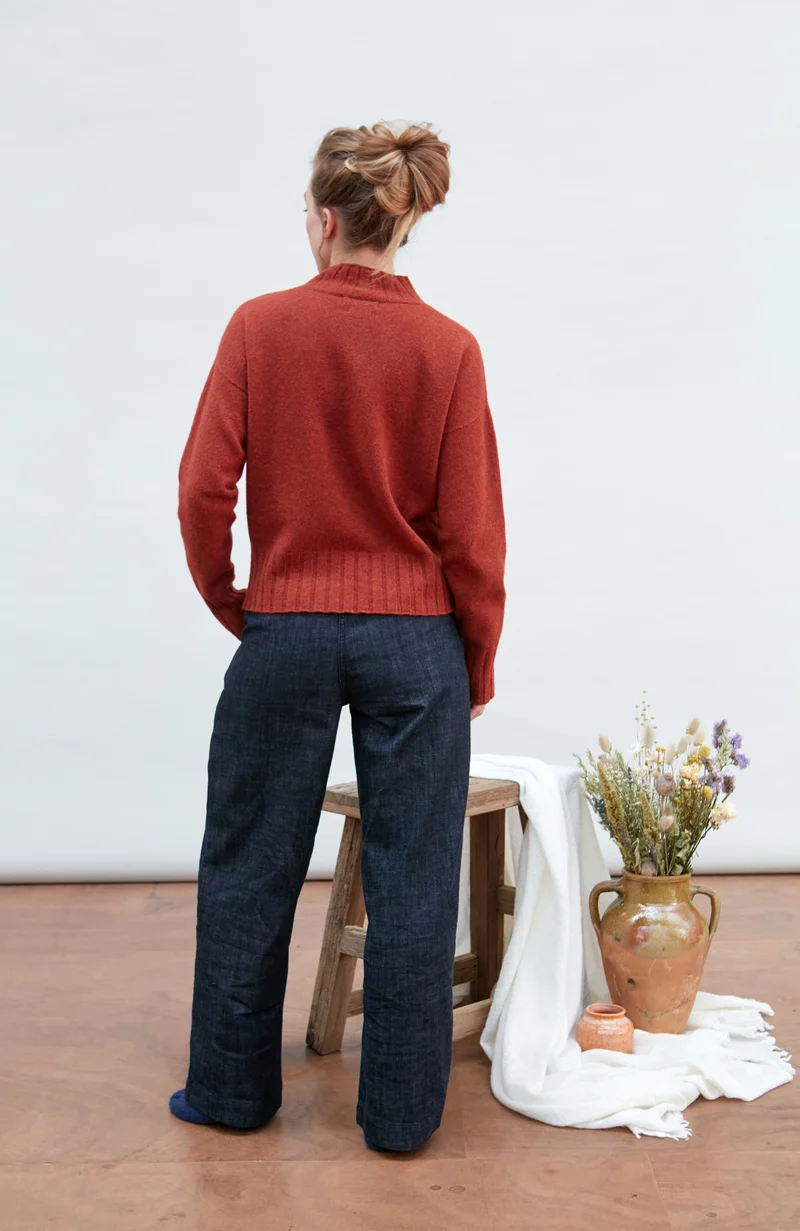 Damenpullover aus 100 % Lammwolle mit Kragen