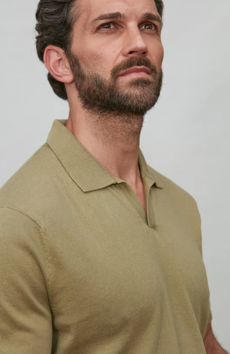 Herren-Poloshirt aus 100 % ultrafeiner Baumwolle ohne Knöpfe