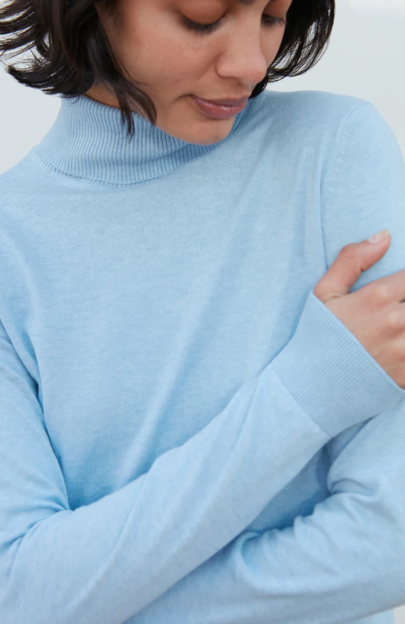 Damen-Rollkragenpullover aus ultrafeiner Baumwolle mit langen Ärmeln