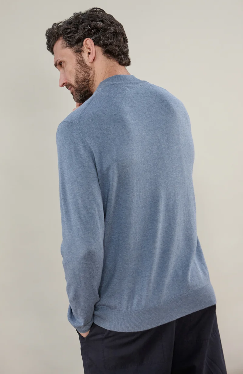 Herrenpullover aus 100 % ultrafeiner Baumwolle mit Stehkragen