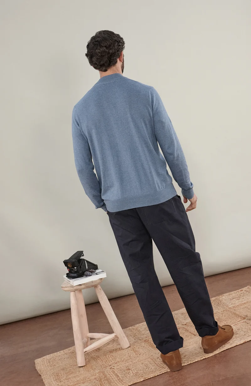 Herrenpullover aus 100 % ultrafeiner Baumwolle mit Stehkragen