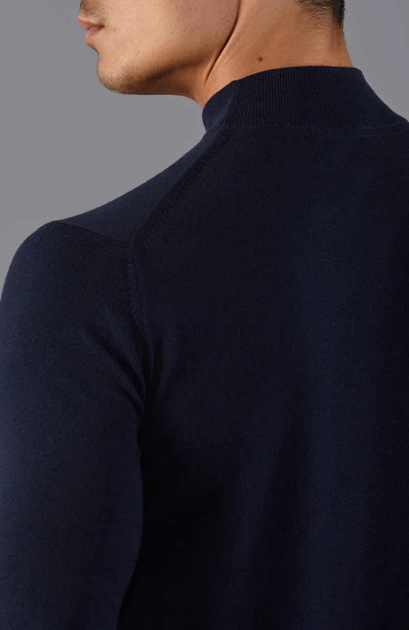 Herrenpullover aus 100 % ultrafeiner Baumwolle mit Stehkragen