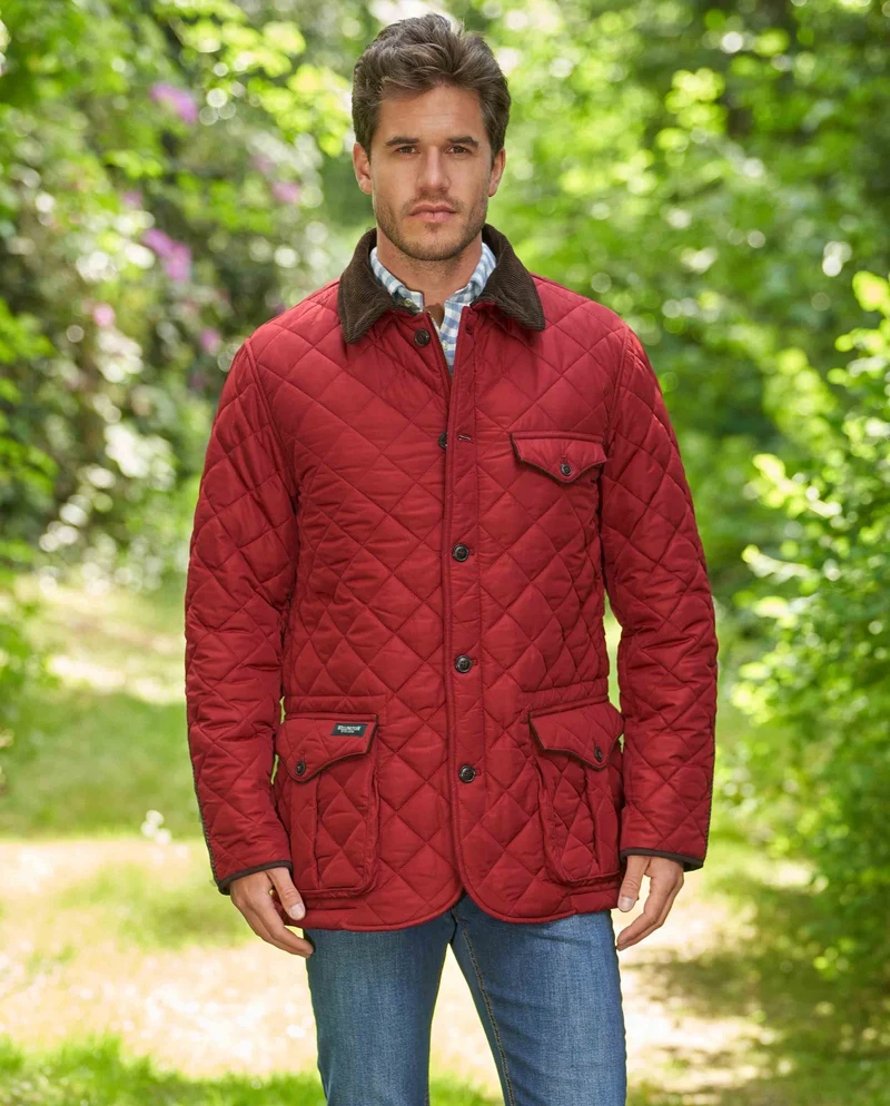 Herren Steppjacke "Boston" in red Dahlia mit Harris Tweed Applikationen
