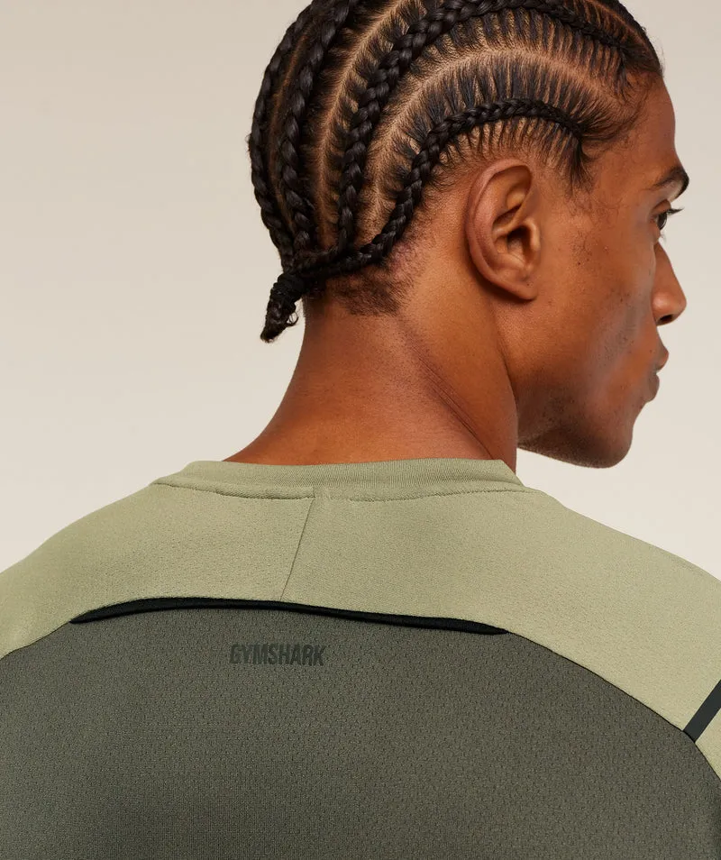 Gymshark Arrival Contrast T-Shirt - Grounded Green/Strength Green