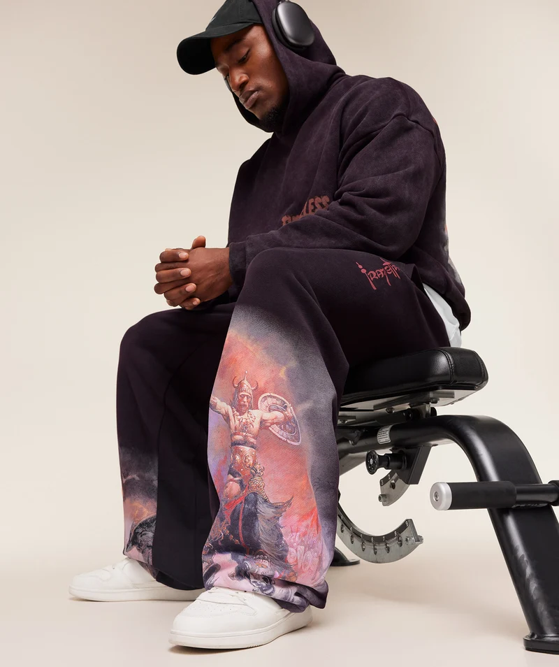 Gymshark Frazetta Graphic Jogger - Asphalt Grey/Plum Brown