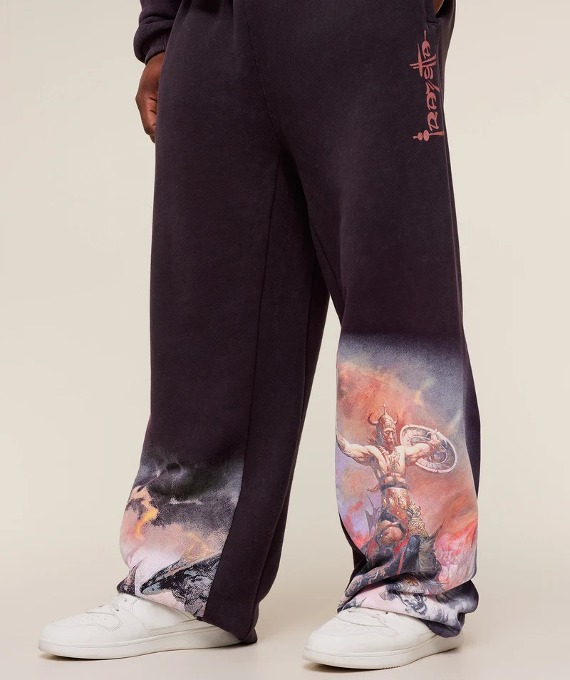 Gymshark Frazetta Graphic Jogger - Asphalt Grey/Plum Brown