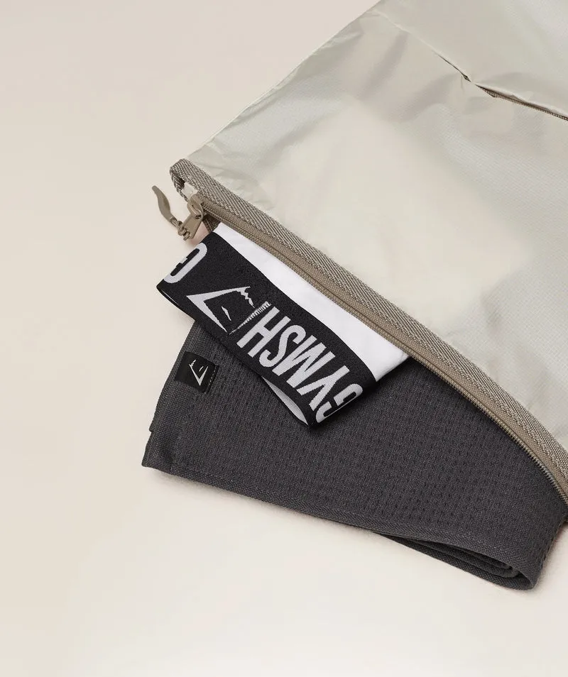 Gymshark Wet Kit Bag - Pebble Grey/Linen Brown