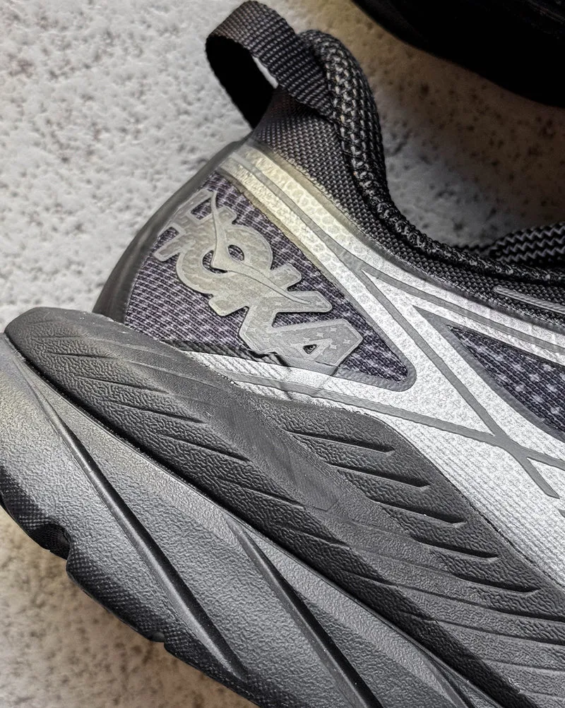 Hoka Mach Remastered Aura