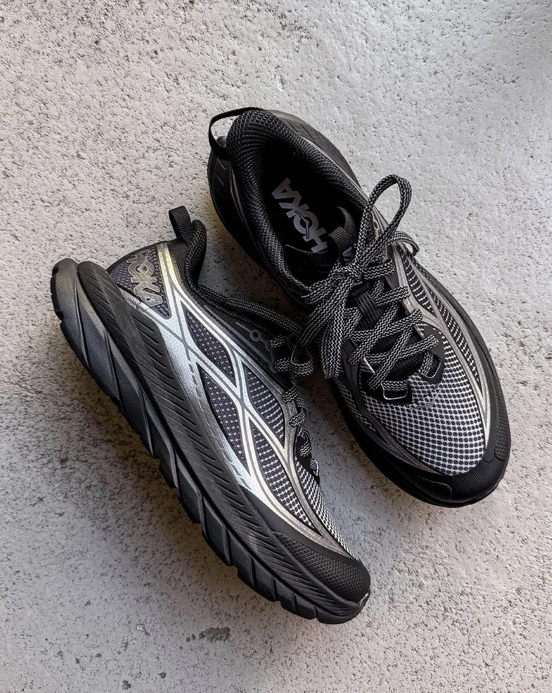 Hoka Mach Remastered Aura