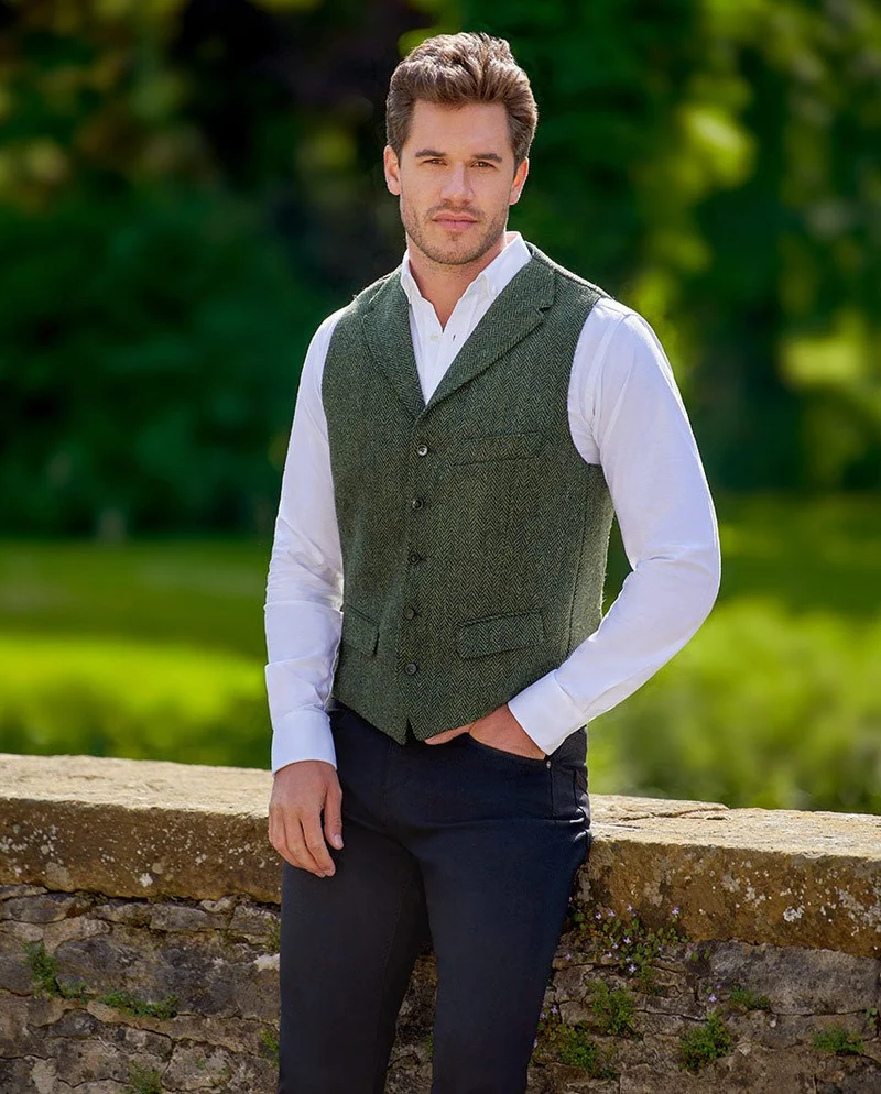 Harris Tweed Weste "Wales" in green island herringbone
