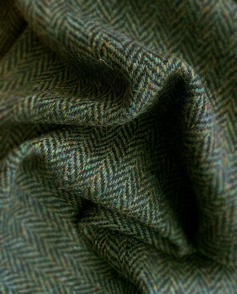 Harris Tweed Weste "Wales" in green island herringbone
