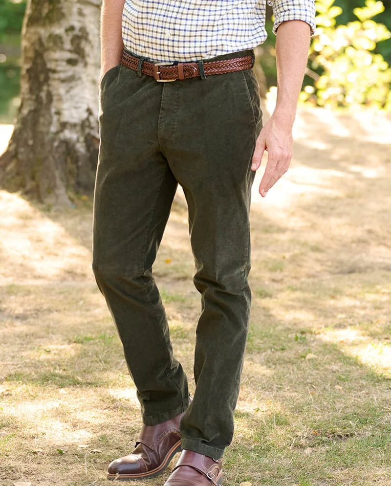 Herren Genua Cordhose "Mr. Bradley" in moss green